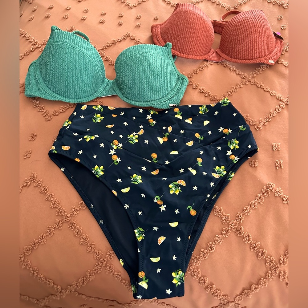NWOT - PINK swim